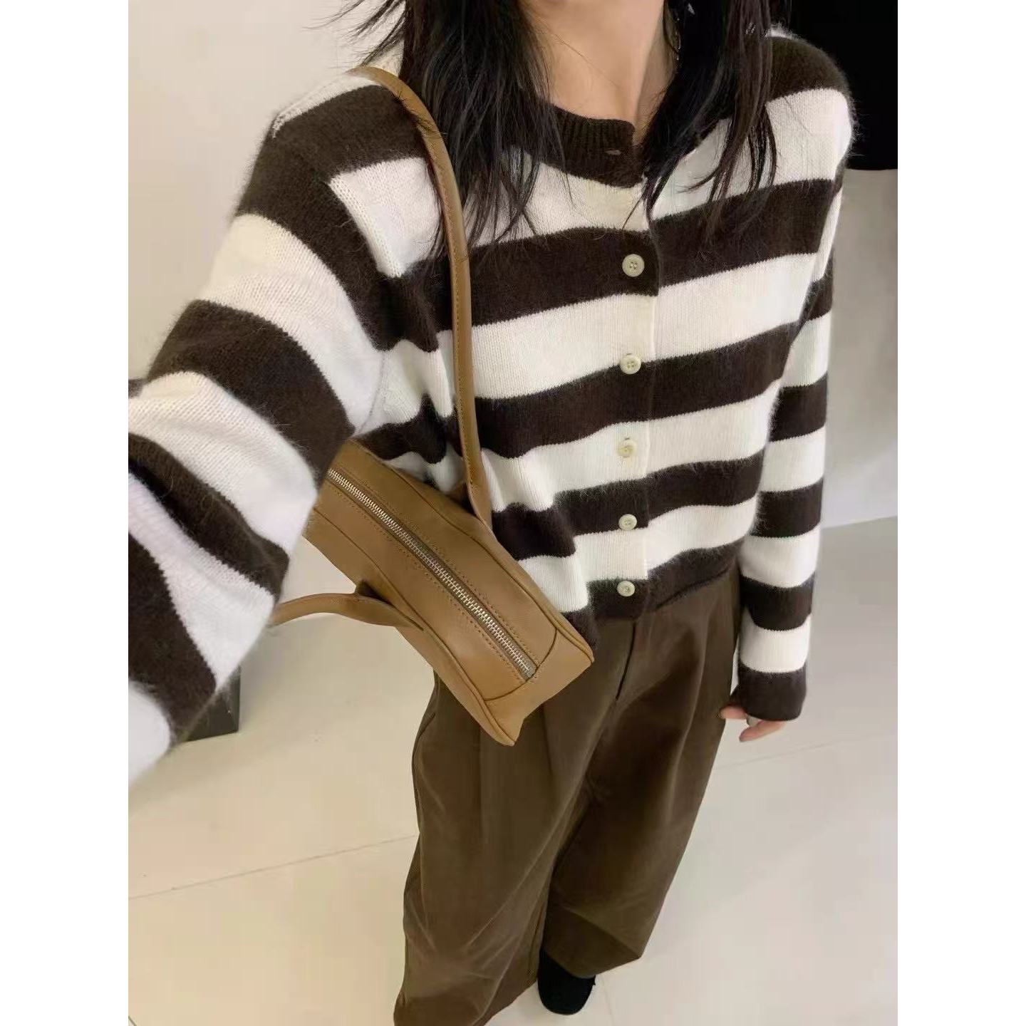 J-3716#“30%浣熊15%超细羊毛”韩系温柔复古系扣针织开衫（福利