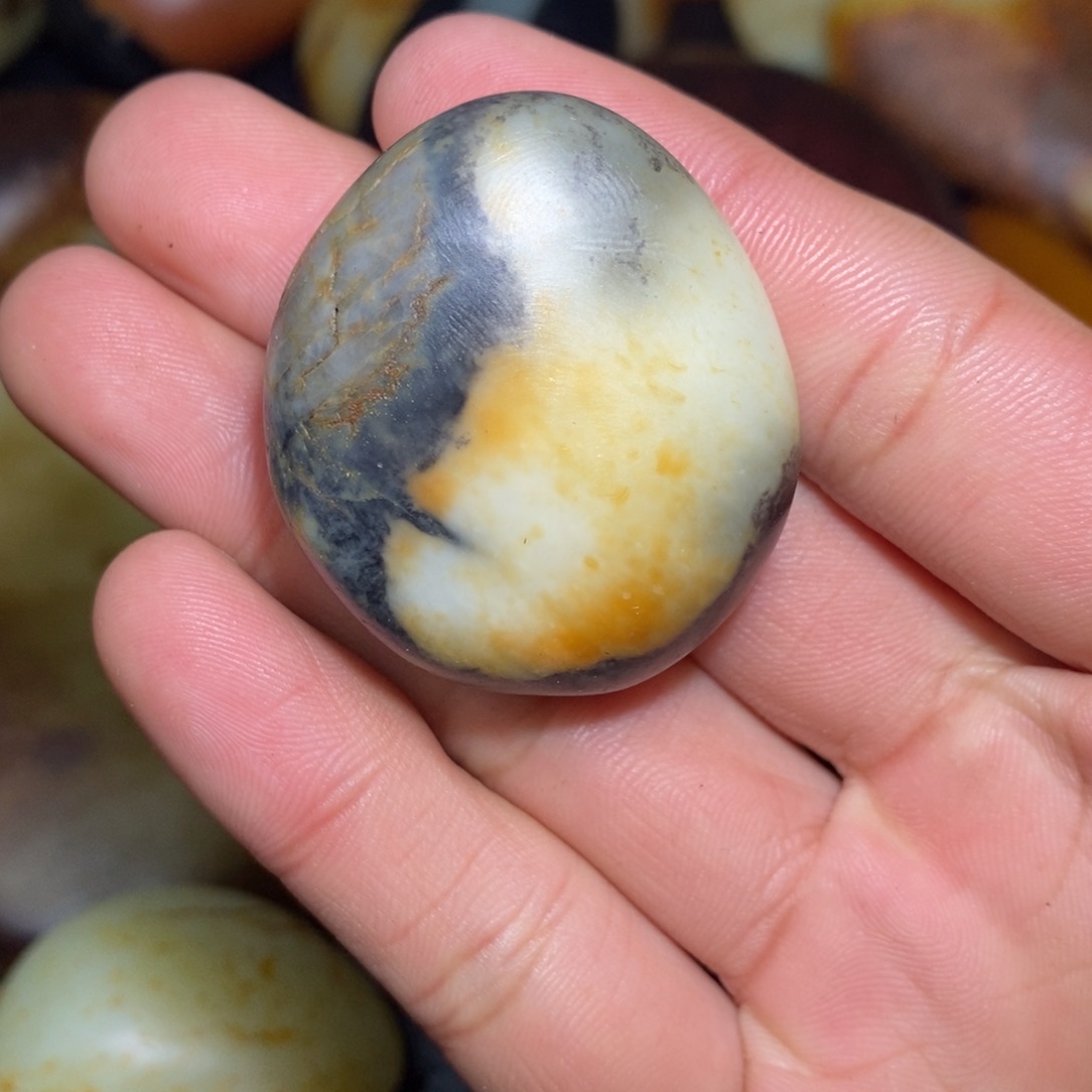 和田玉未镶嵌珠宝奇石