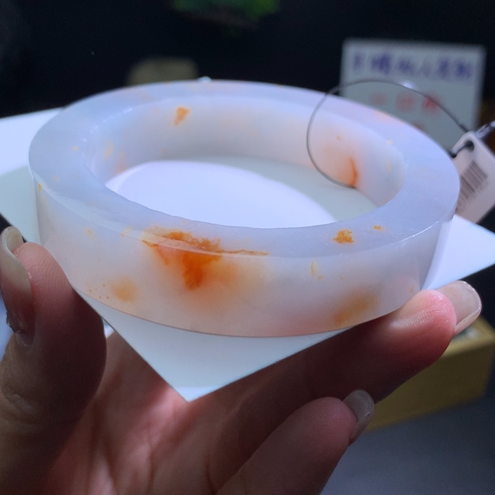 定制翡翠未镶嵌翡翠手镯