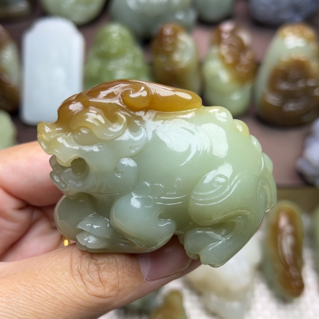 兴***料和田玉未镶嵌把件