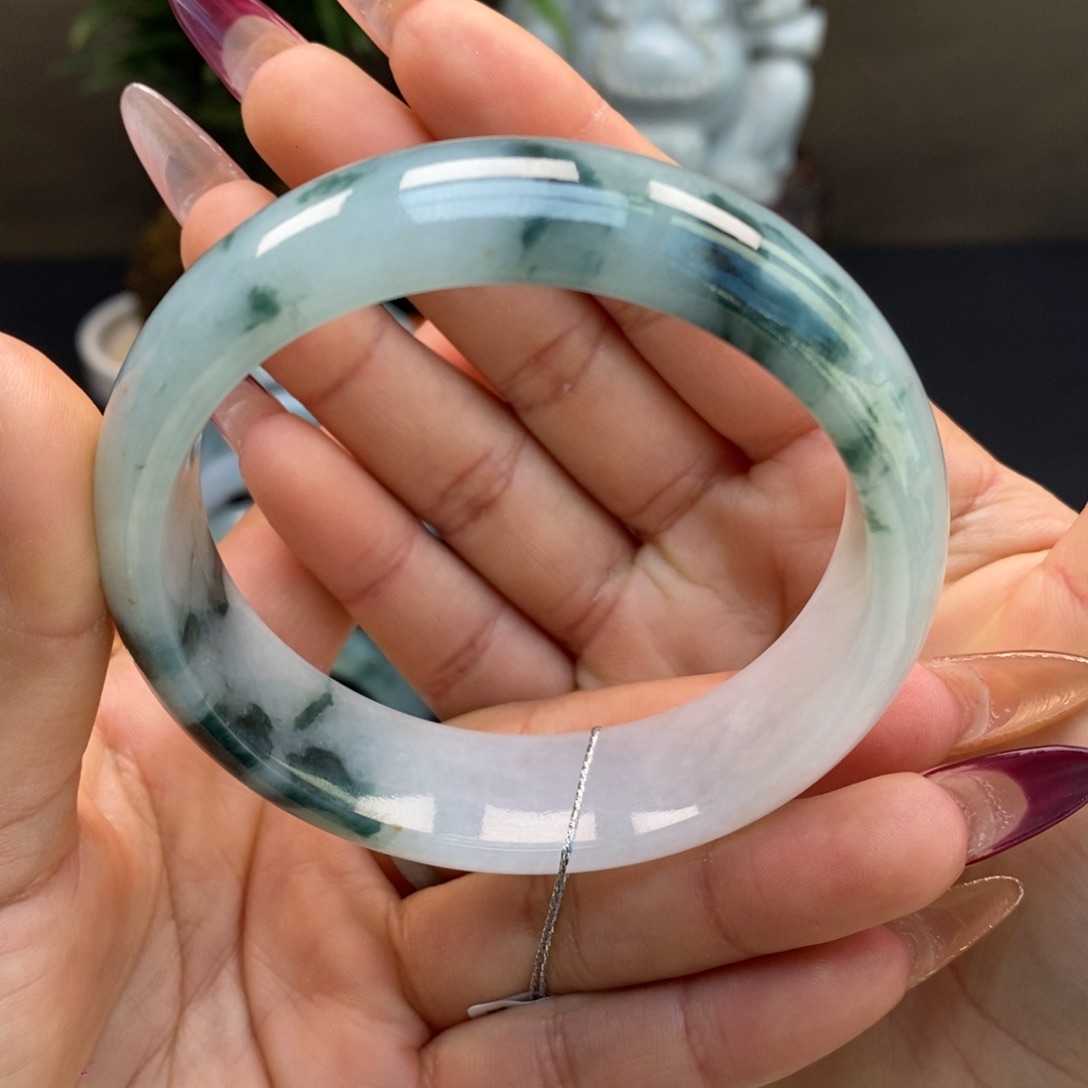 翡翠手镯未镶嵌天然