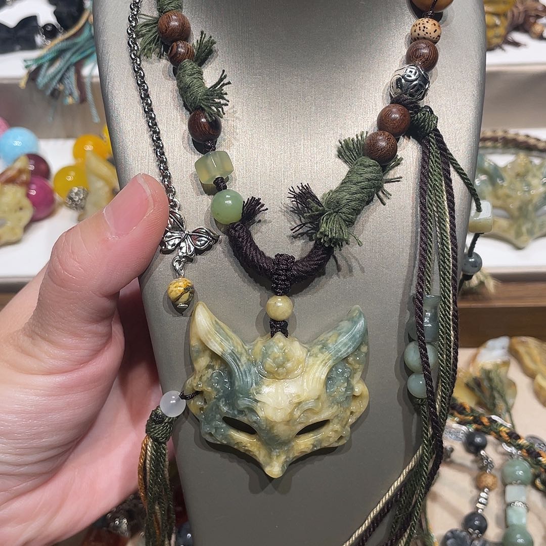 *****蛇纹石玉合金颈饰