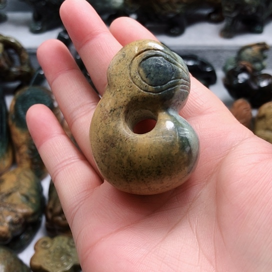 岫岩河磨玉（透闪石质玉）把件未镶嵌
