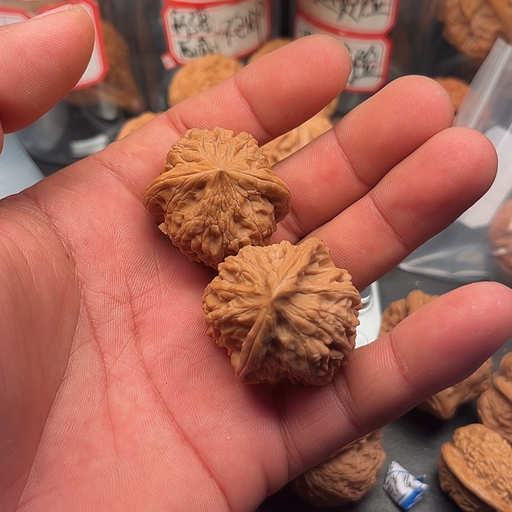 蔺****文玩核桃把件靠山王