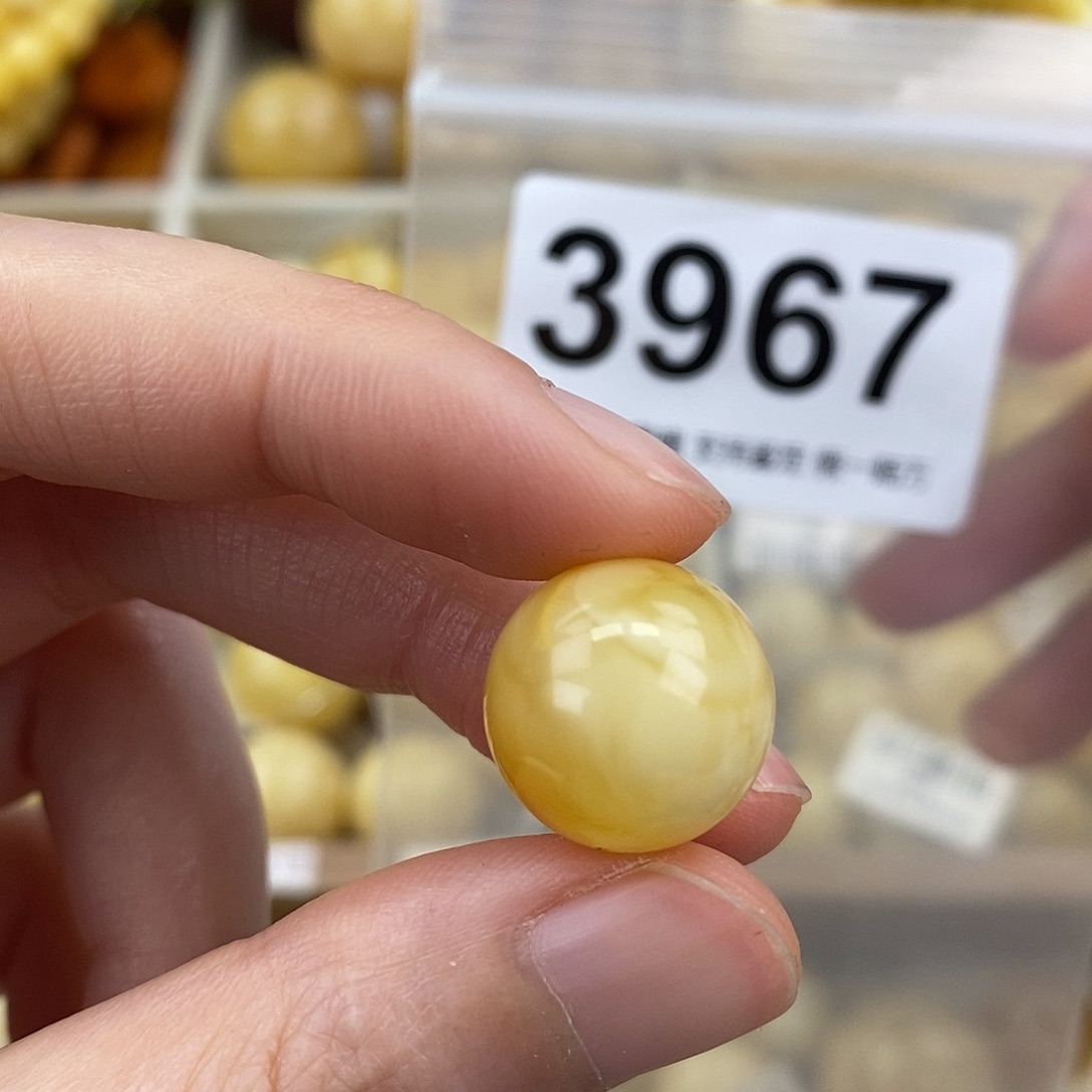 蜜蜡未镶嵌珠宝奇石15