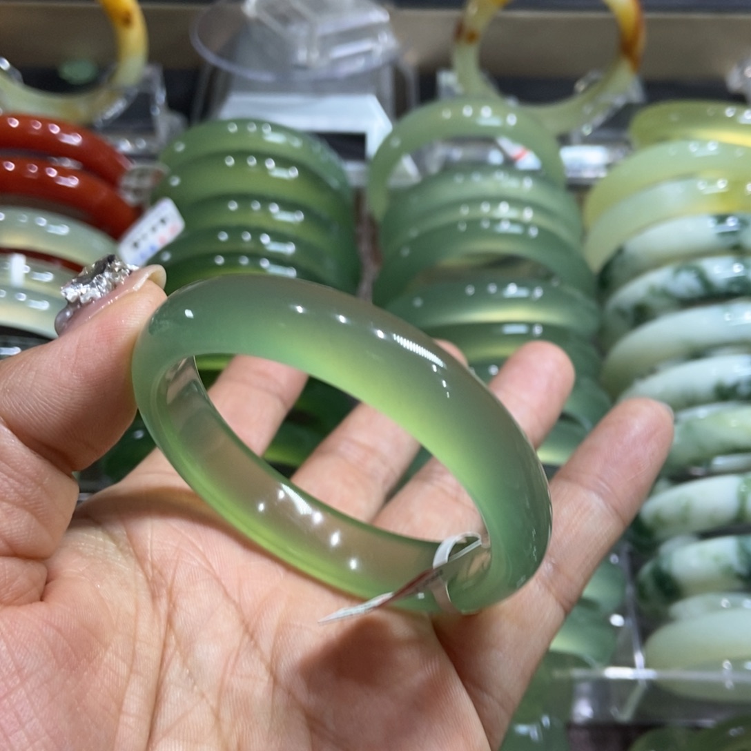 ****࿐岫玉未镶嵌手镯52.4