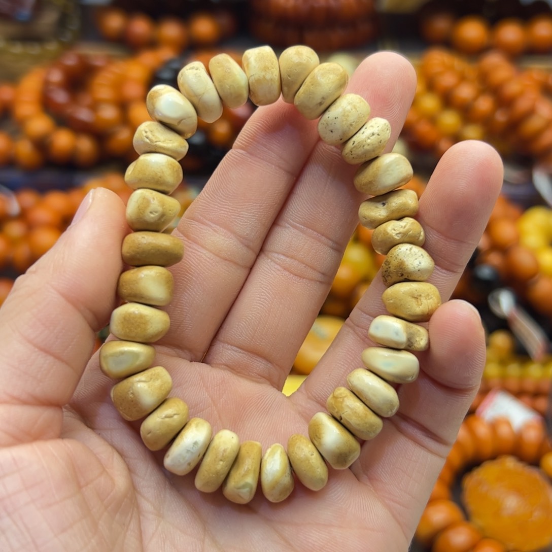 未镶嵌琥珀珠宝奇石