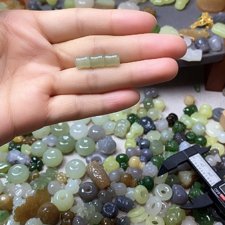 未镶嵌和田玉挂件霞***姐