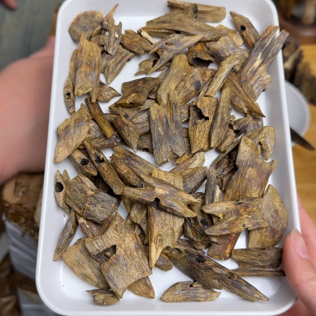 沉香沉香碎屑红棋品种块料30克➕多样性发货