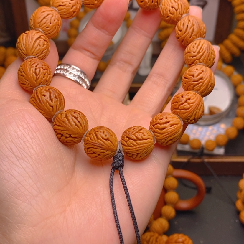 【闪购商品】桃核手串龙文桃核