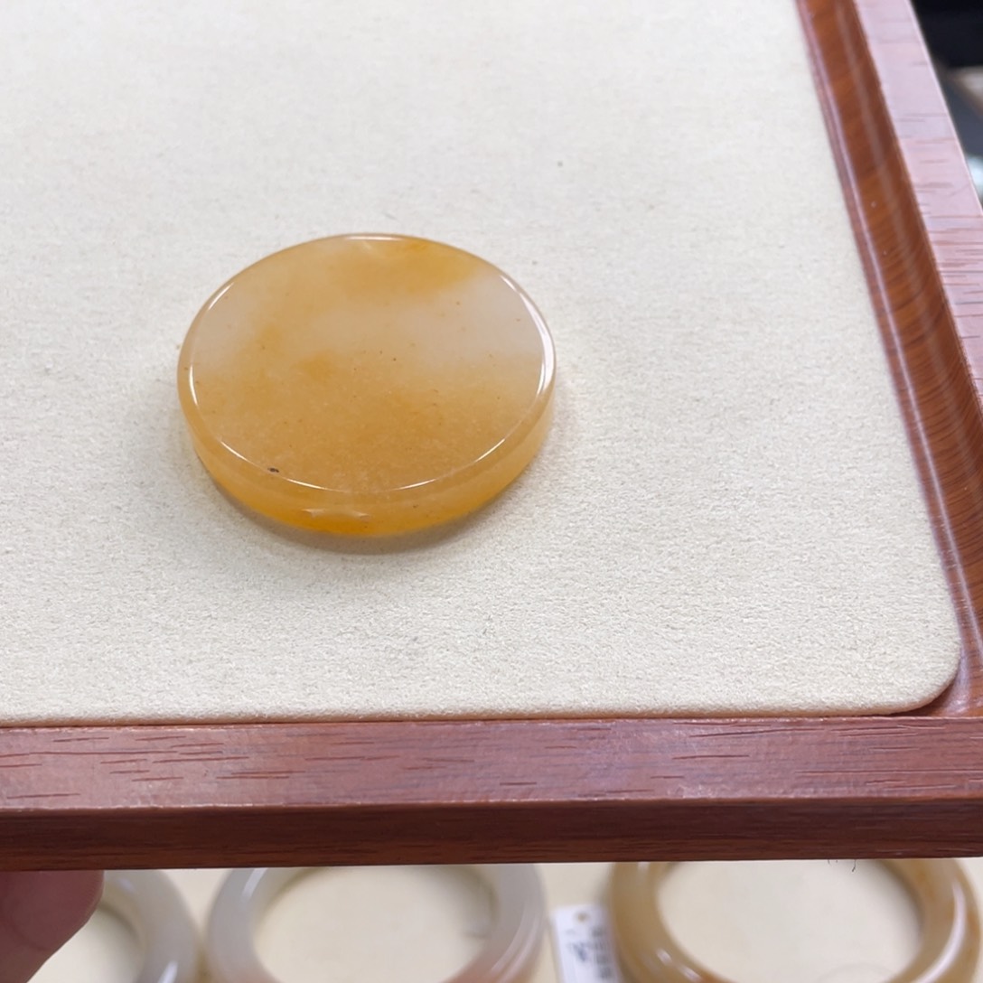 石英岩玉吊坠未镶嵌