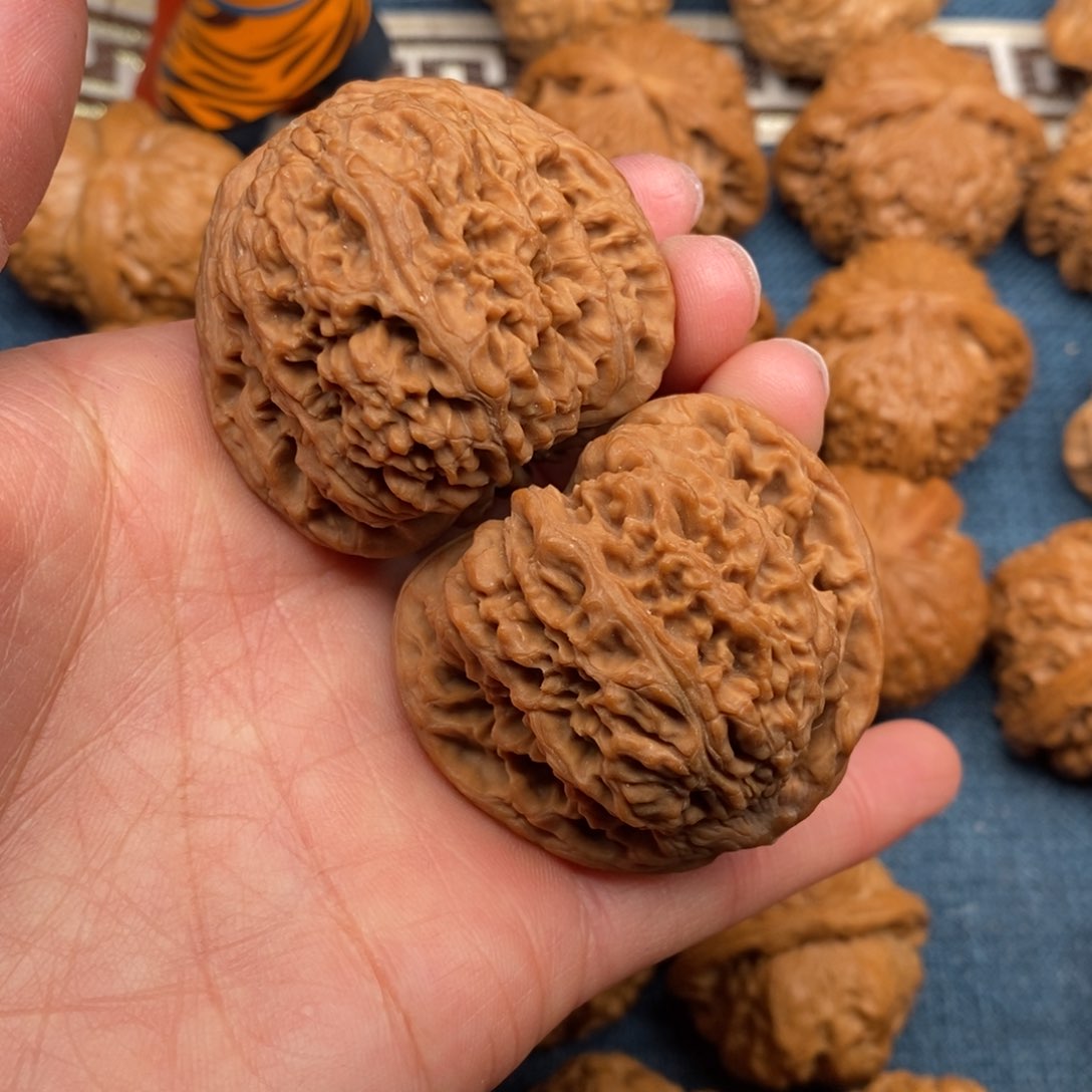 文玩核桃把件44全品毕业三角南疆毕业