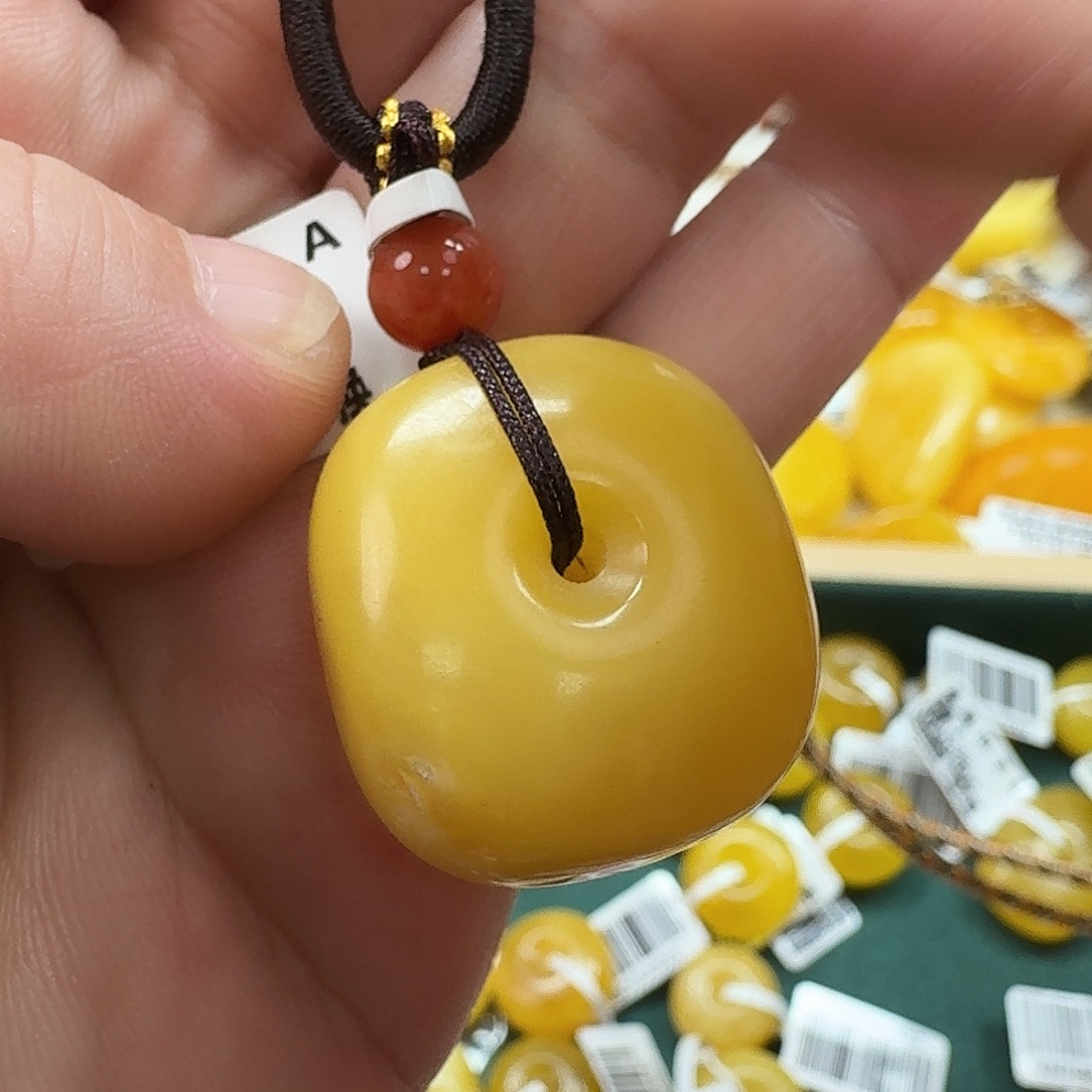 琥珀未镶嵌珠宝奇石72