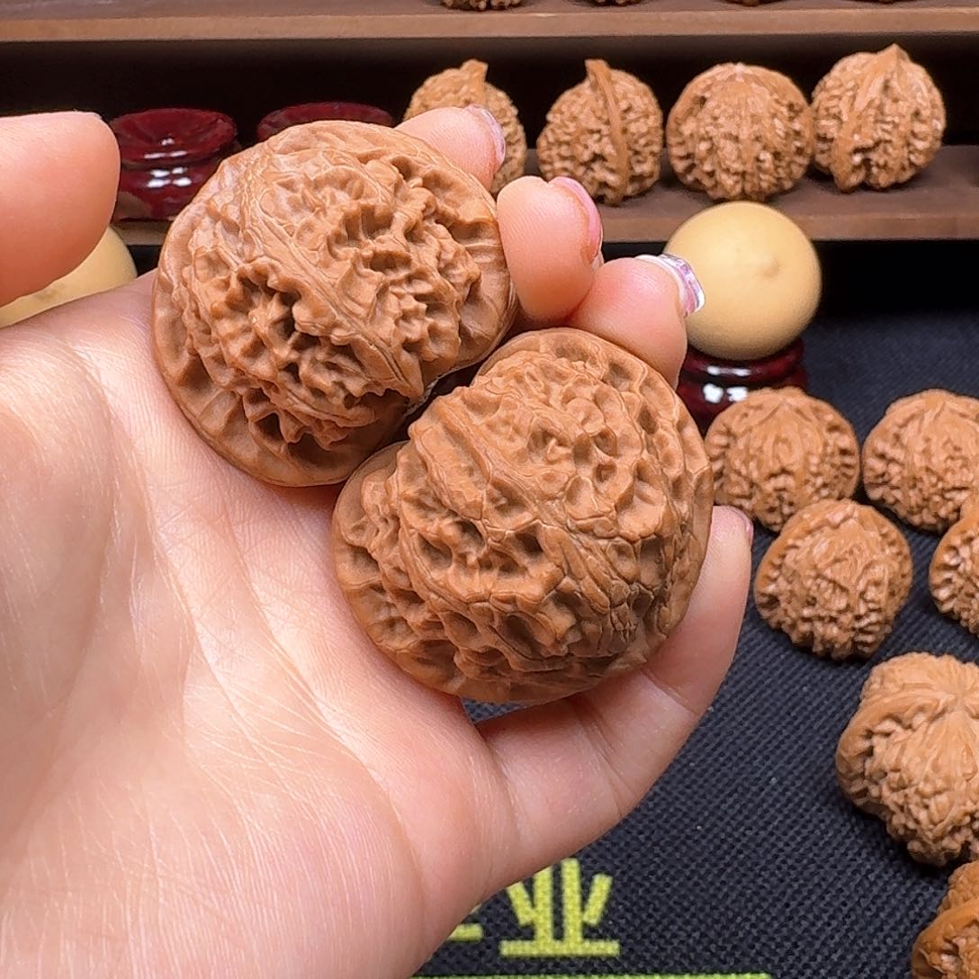 文玩核桃吊坠41宫灯