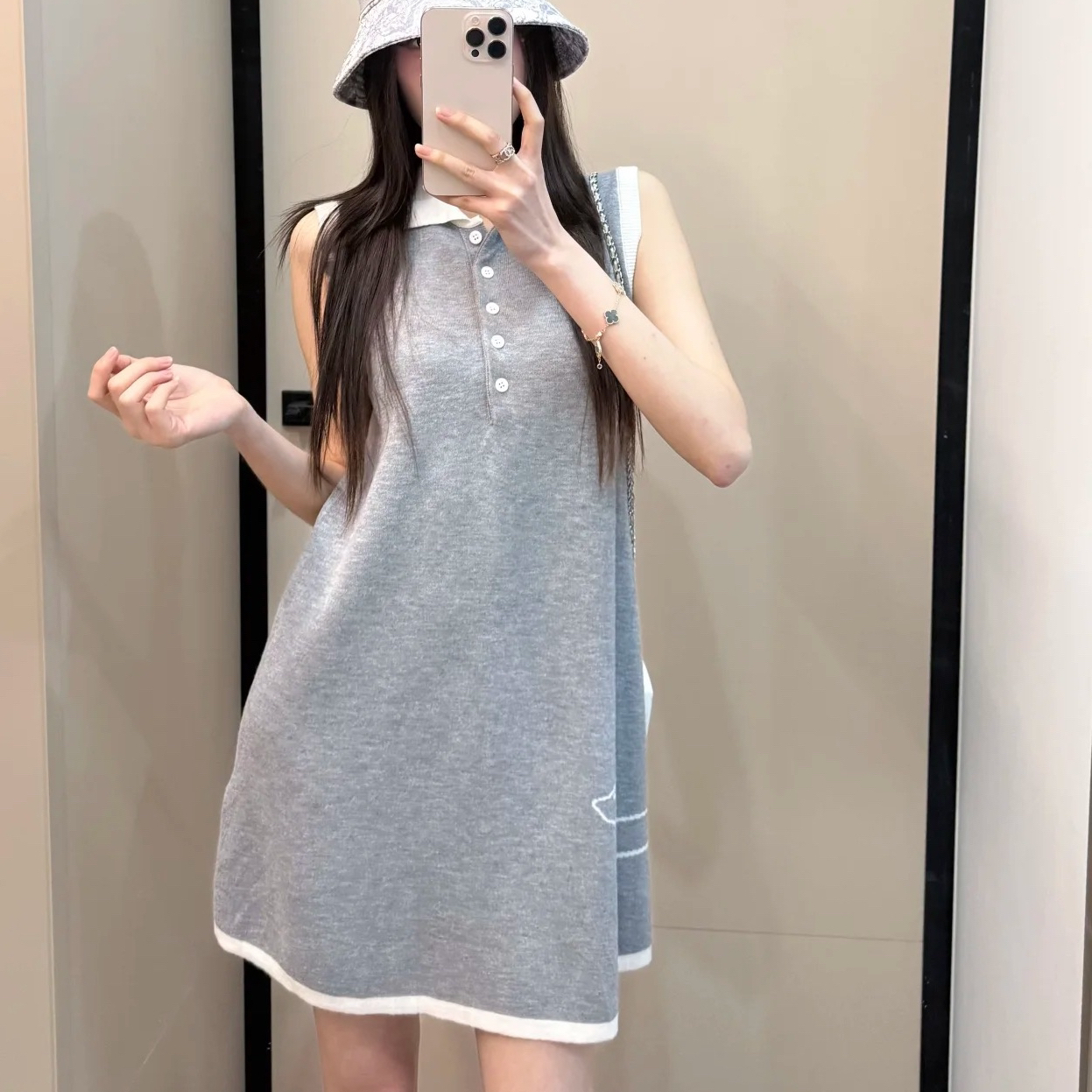 可爱小狗-拼接polo领无袖连衣裙 气质针织时尚减龄简约外穿百搭