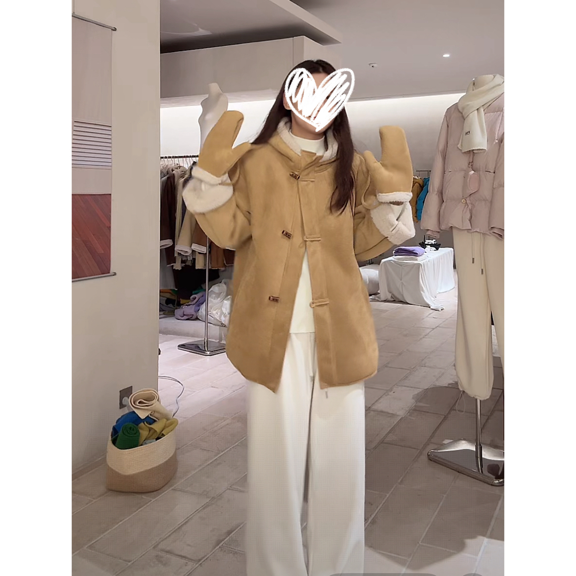 anna@152293 韩系简约皮毛一体连帽外套（带手套 衣长70左右