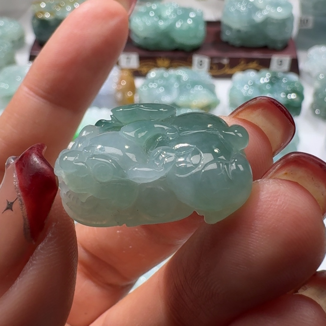 定制翡翠未镶嵌貔貅