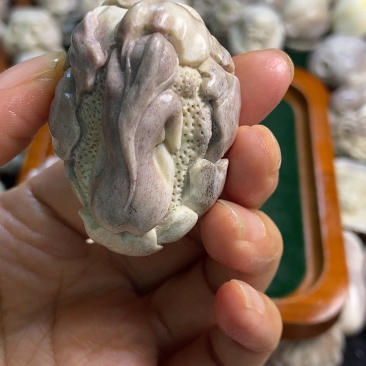 茶***月配饰鹿角雕刻一个出