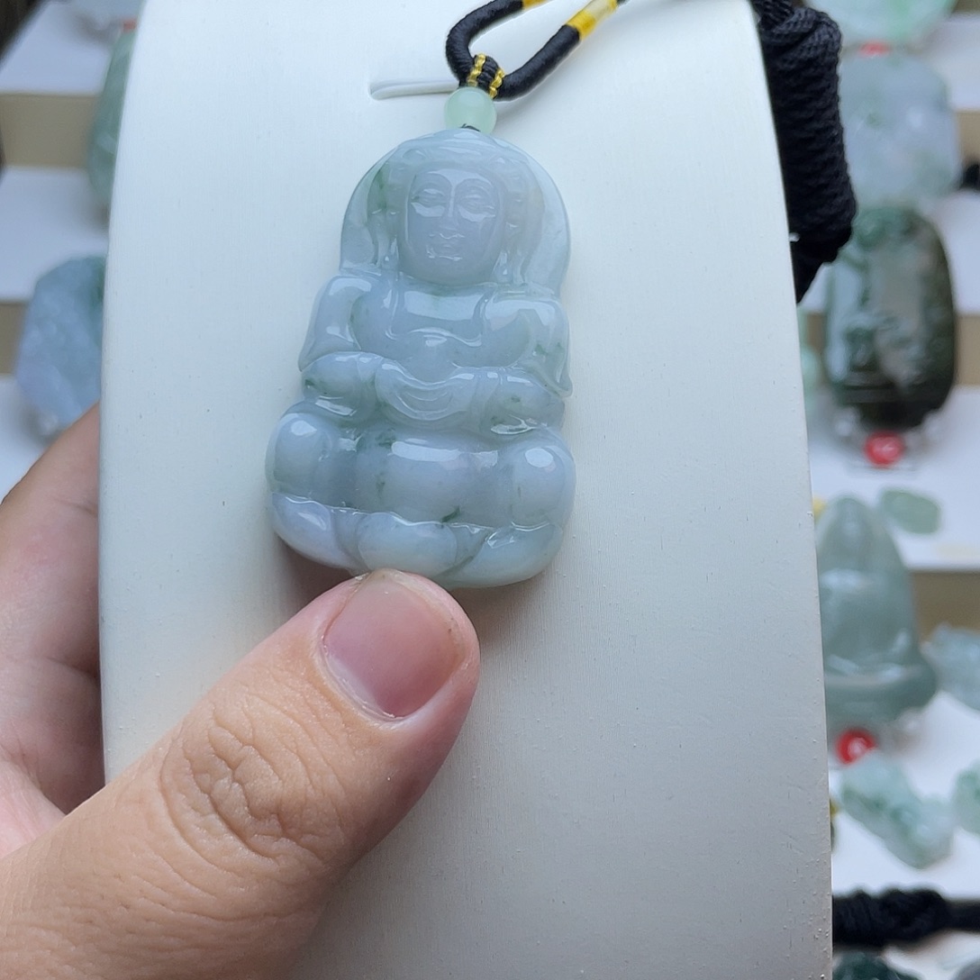 颈饰未镶嵌翡翠观音