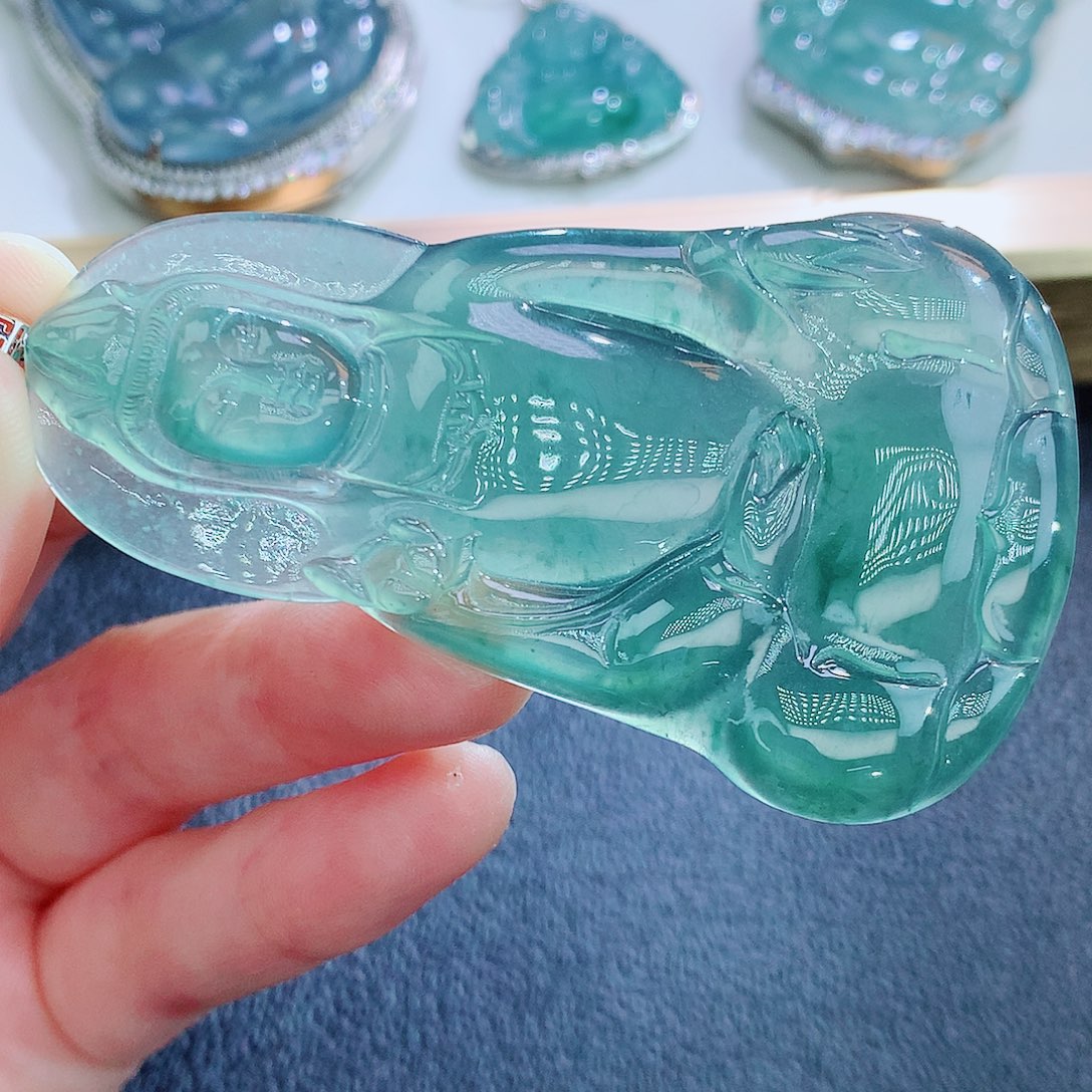 翡翠18K金镶嵌颈饰翡翠