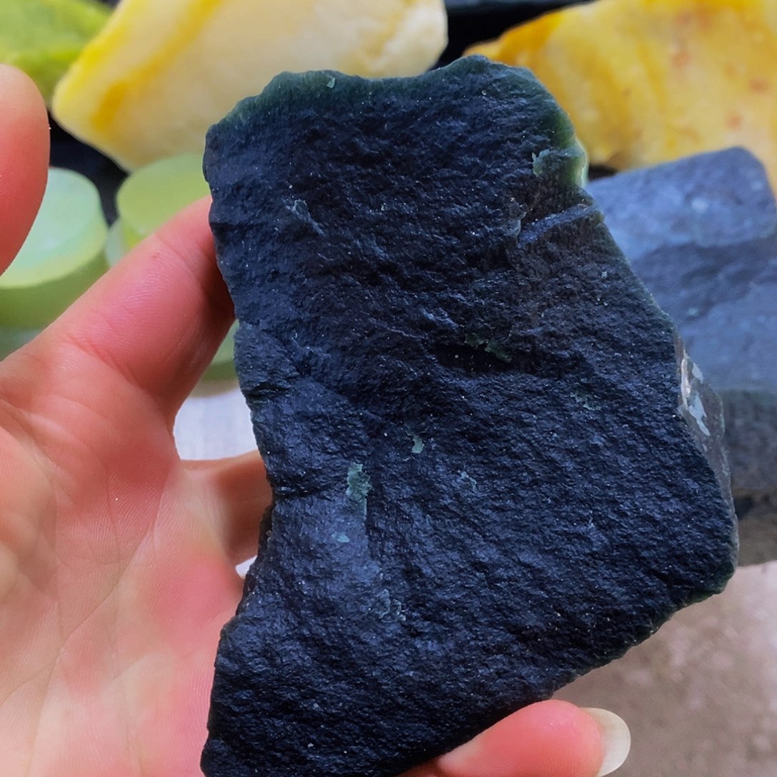 未镶嵌岫玉珠宝奇石