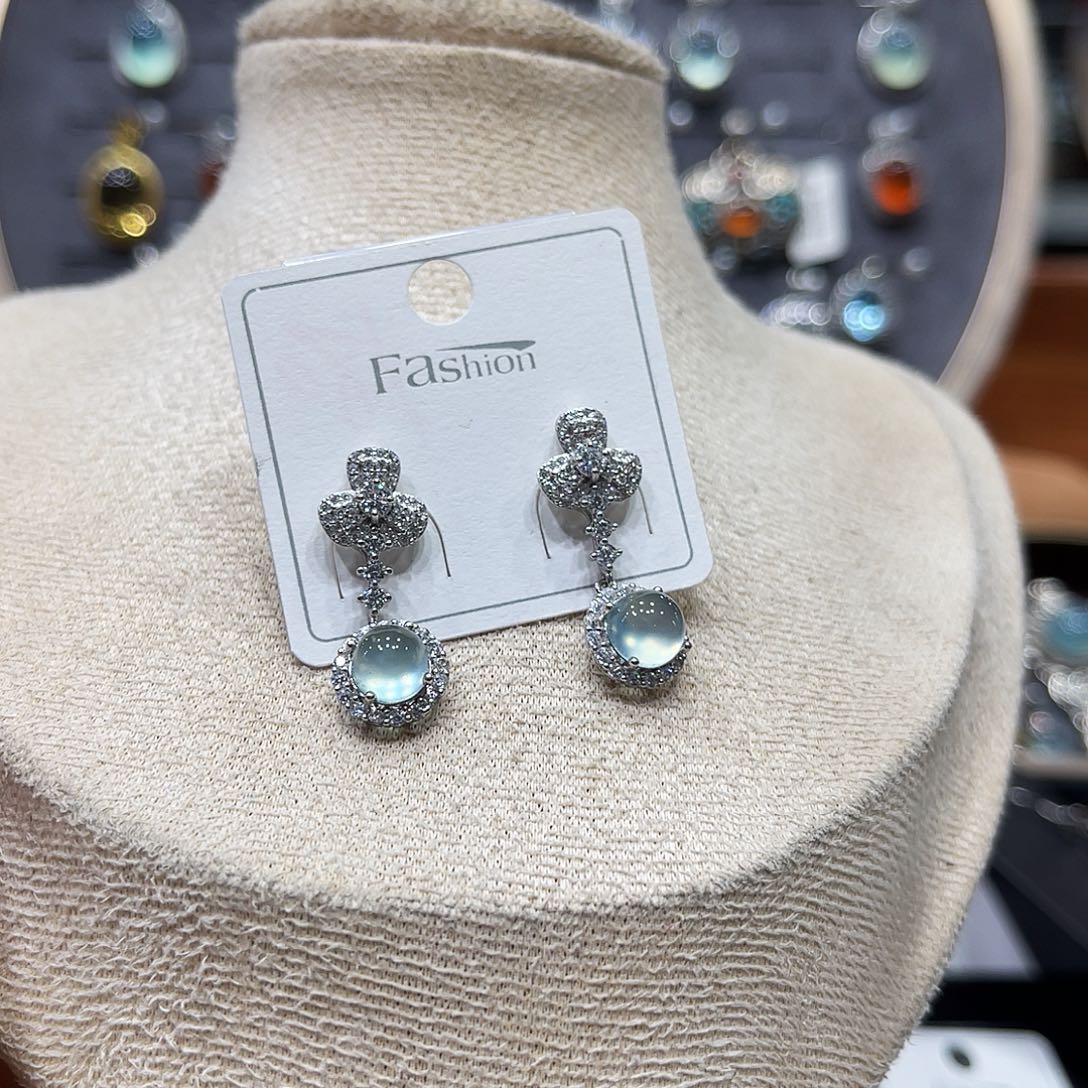 ****.蛇纹石玉银S925镶嵌耳钉