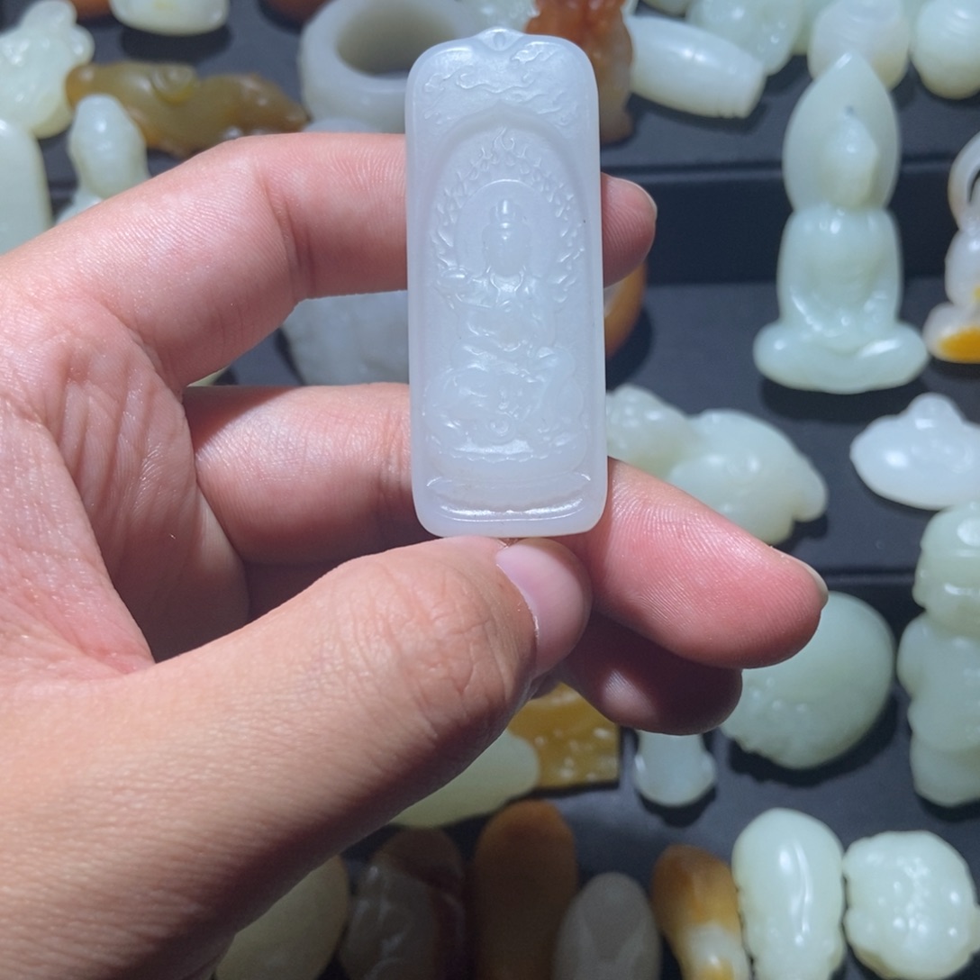 金***9和田玉未镶嵌颈饰