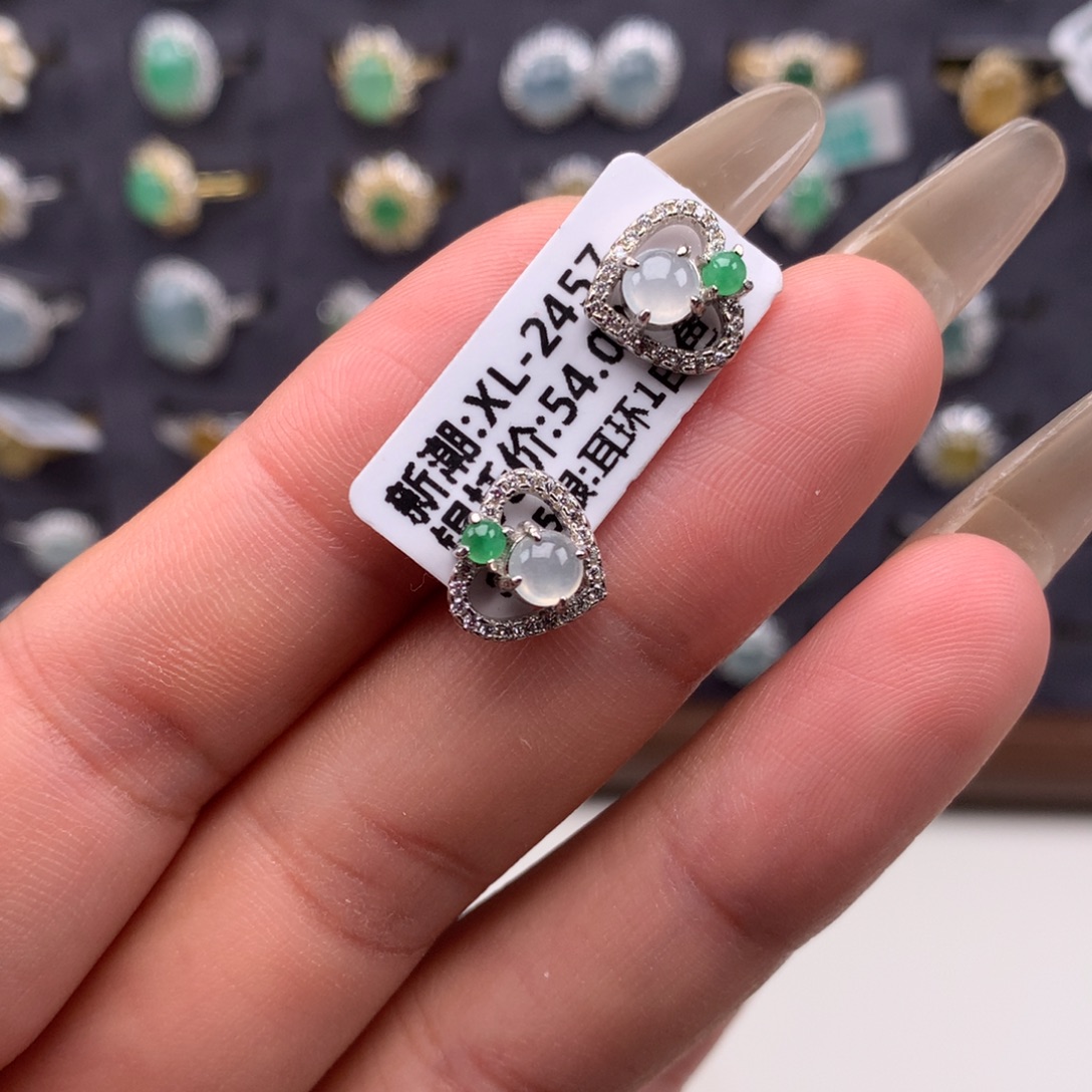 颈饰银S925镶嵌翡翠耳钉