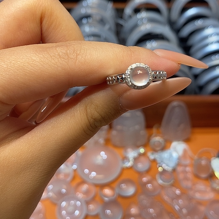 石英质玉合金戒指