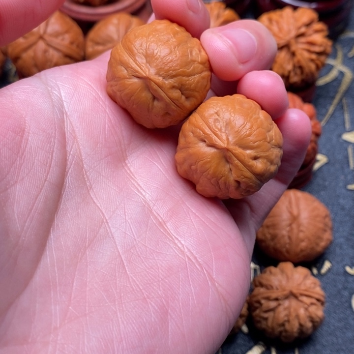 文玩核桃吊坠小金蟾 