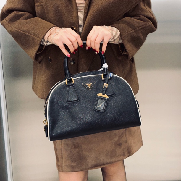 95新 Prada/普拉达 黑白拼色手提包
