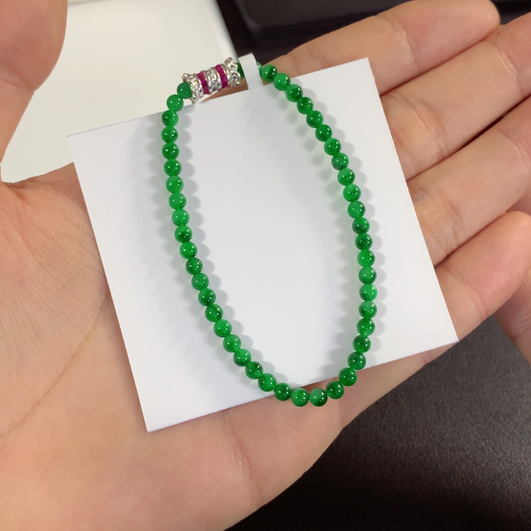 翡翠未镶嵌颈饰手串