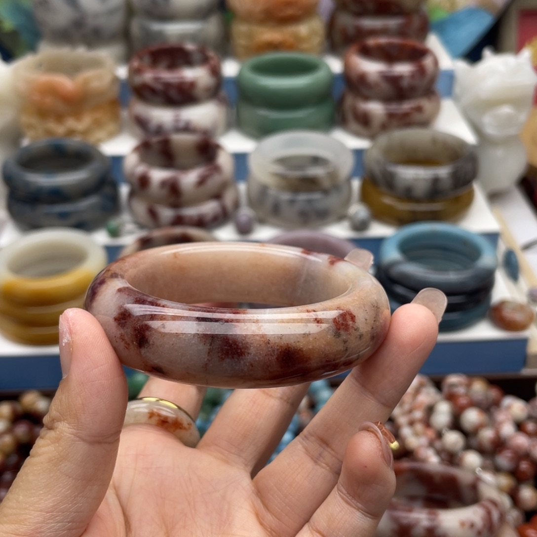 石英质玉（佘太翠）未镶嵌手镯