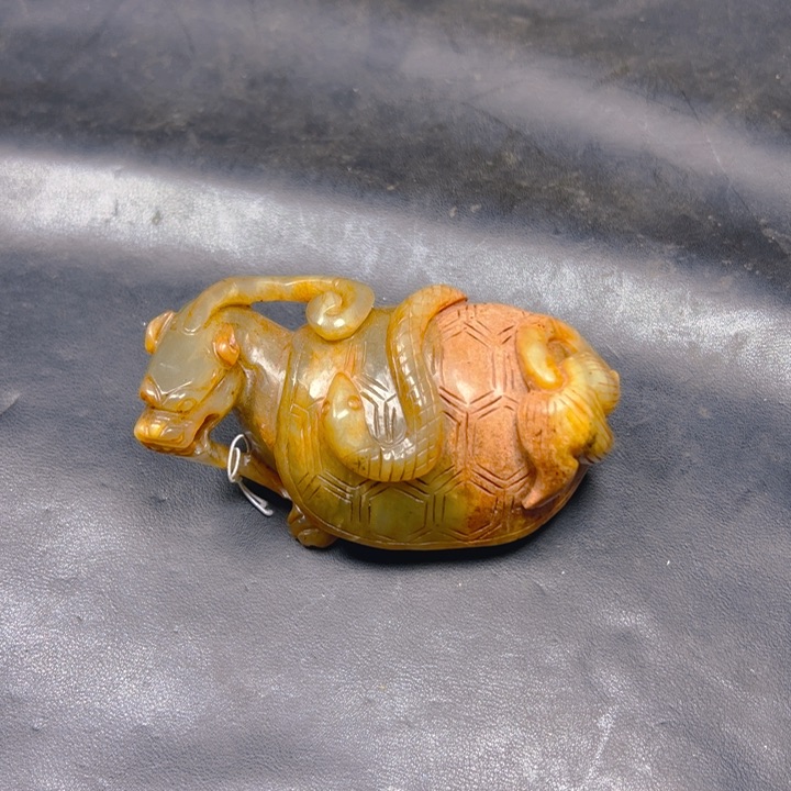 和田玉未镶嵌把件