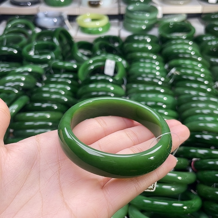 未镶嵌手镯和田玉（碧玉）