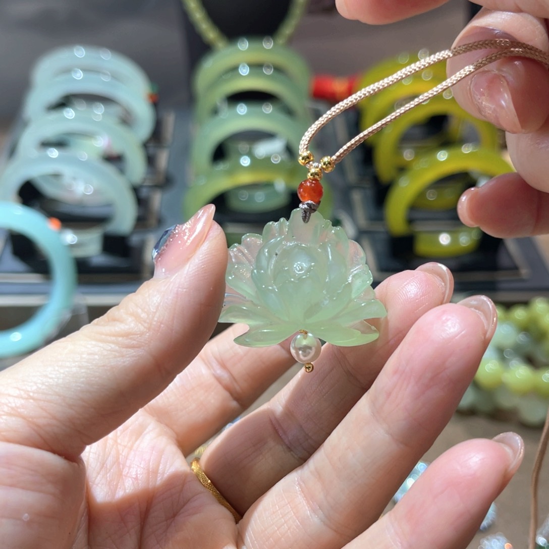 岫玉手镯未镶嵌手镯