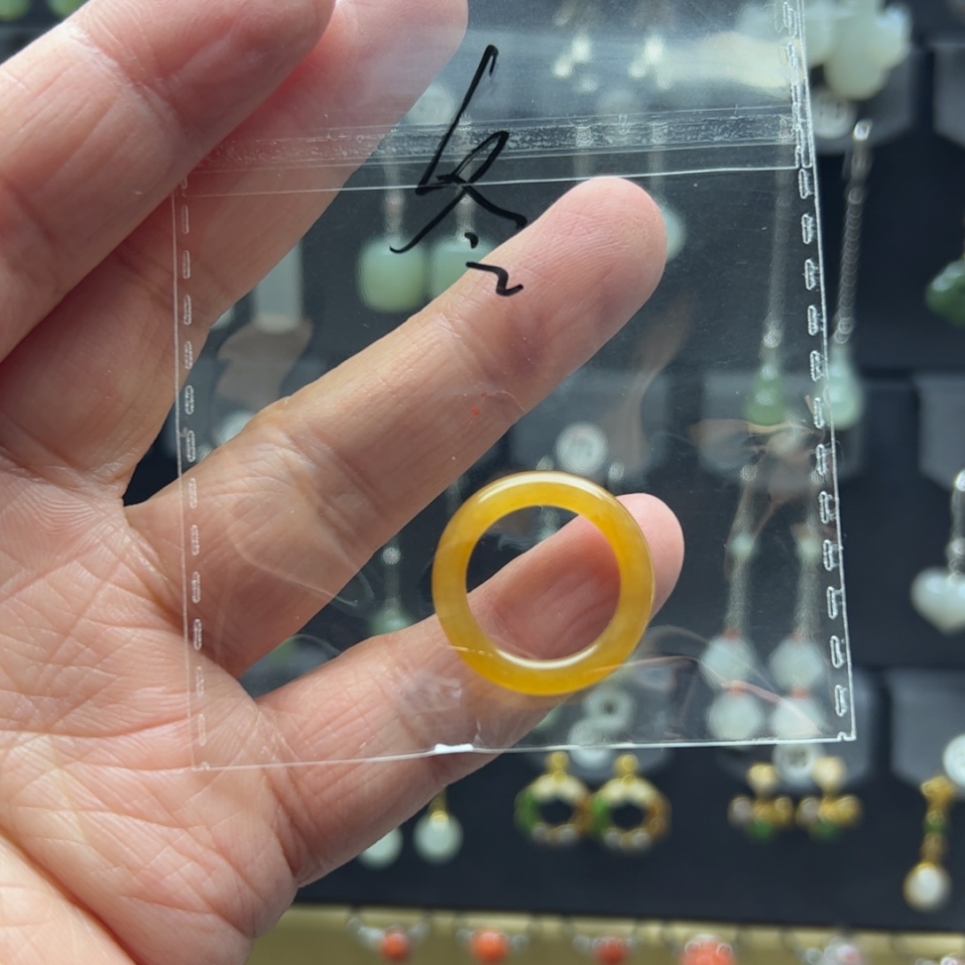 冬***子和田玉未镶嵌耳饰