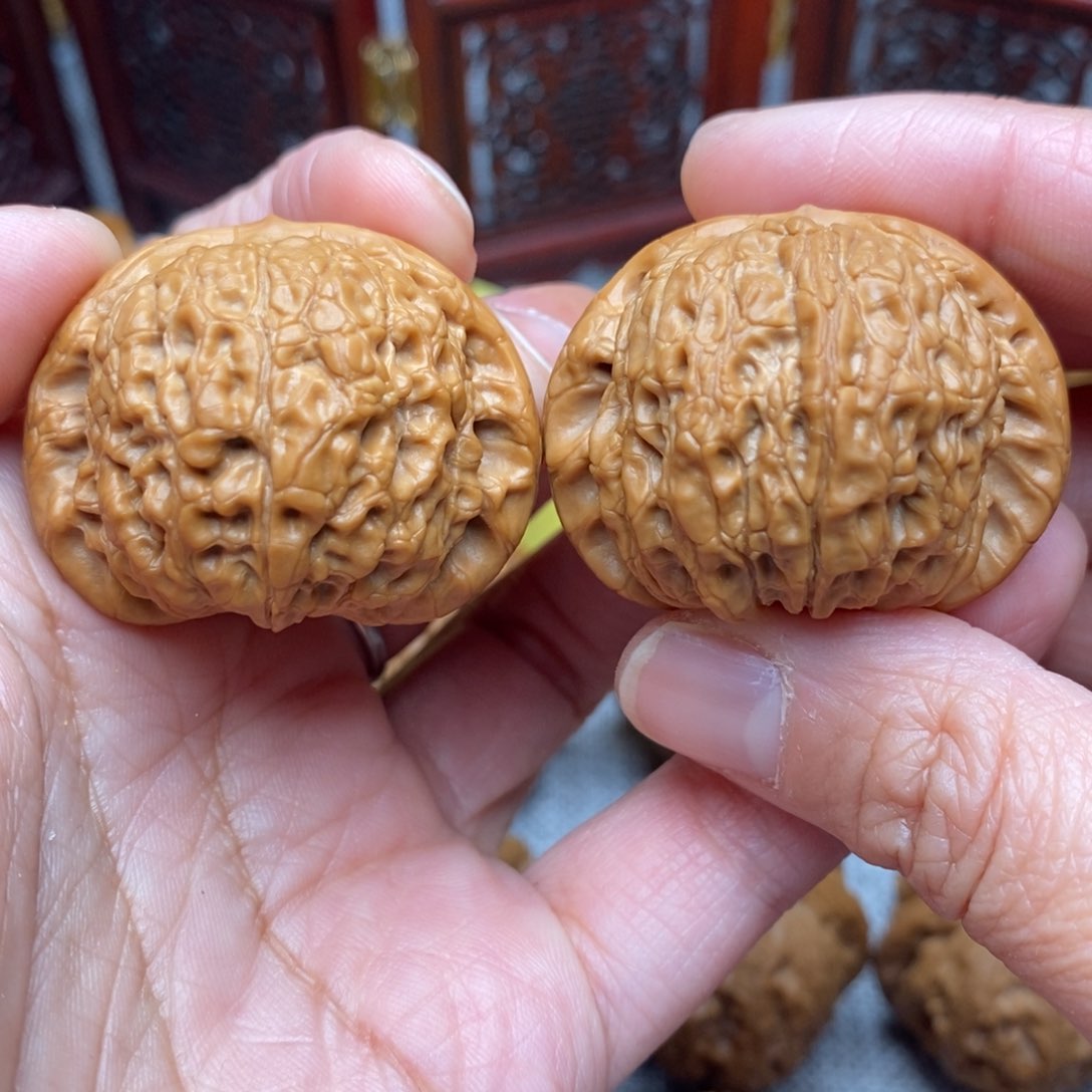 文玩核桃把件多*~肉球血麒麟37尺