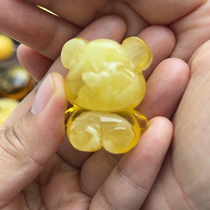 蜜蜡裸石未镶嵌熊18.8