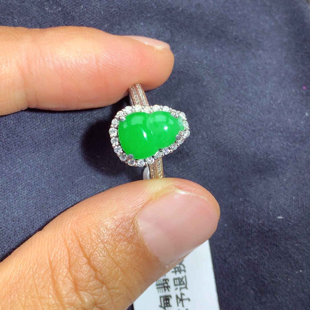 翡翠18K金镶嵌颈饰小**我上新
