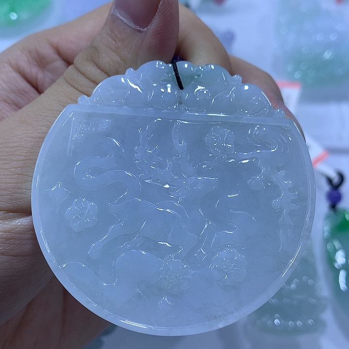 翡翠未镶嵌颈饰天然翡翠A货吊坠