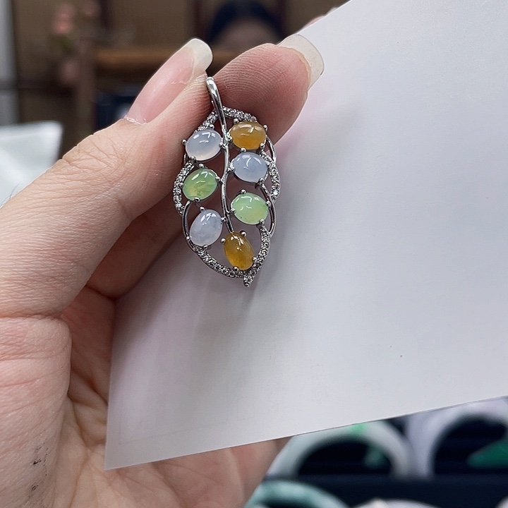 翡翠未镶嵌颈饰天然Ａ货翡翠