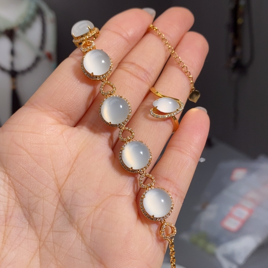 和田玉18K金镶嵌手链