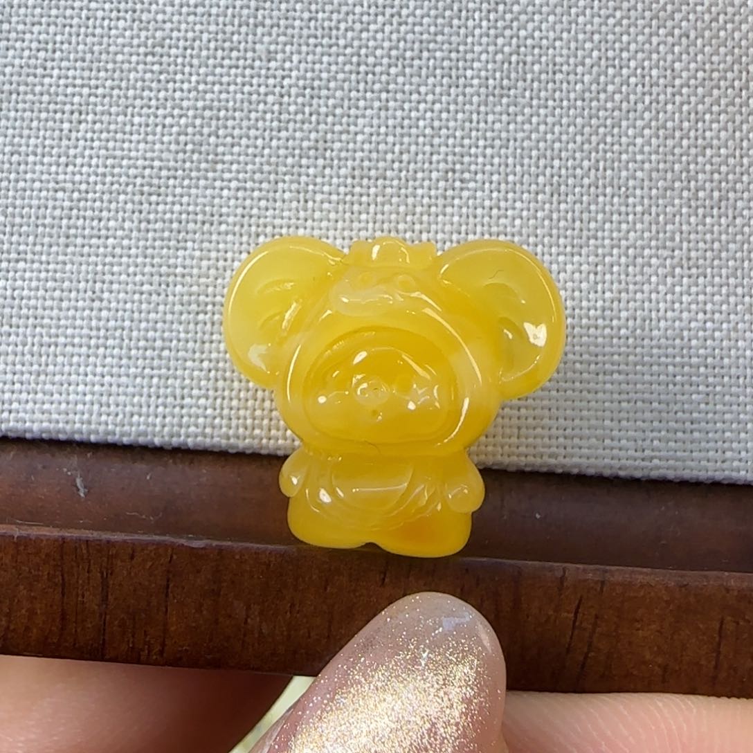 琥珀未镶嵌珠宝奇石.