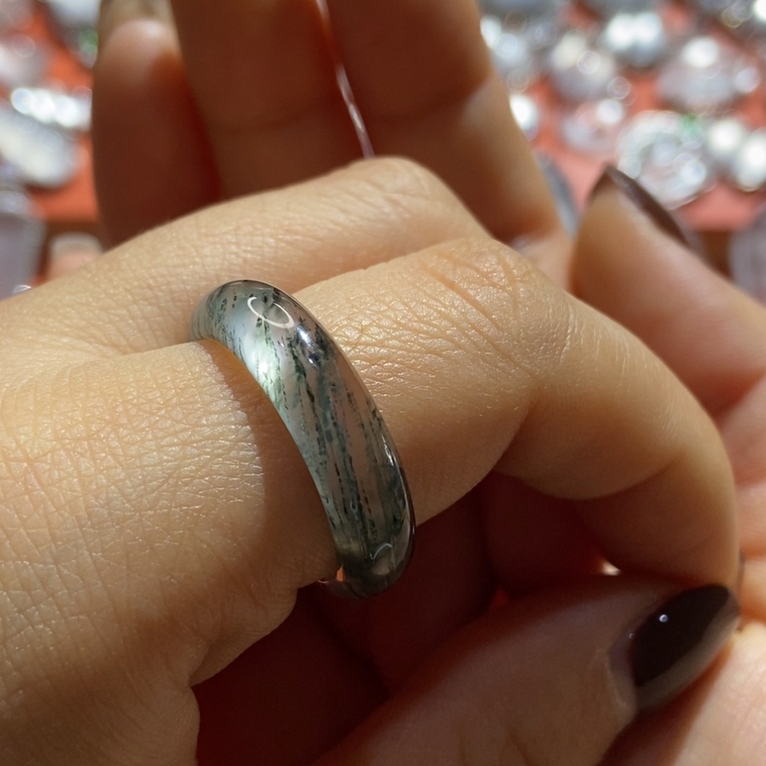 ****宣石英质玉未镶嵌颈饰