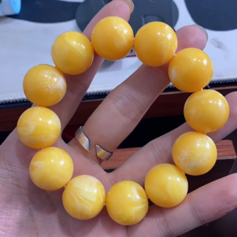  802  卡20白花蜜手串