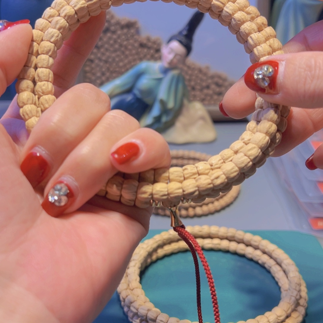 柏香籽/百香籽吊坠欧*?