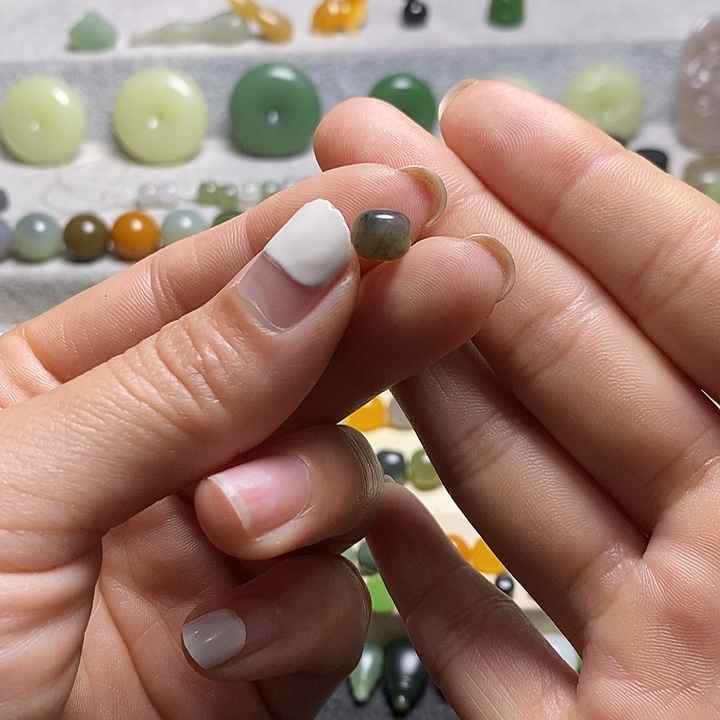 未镶嵌和田玉手链@****?