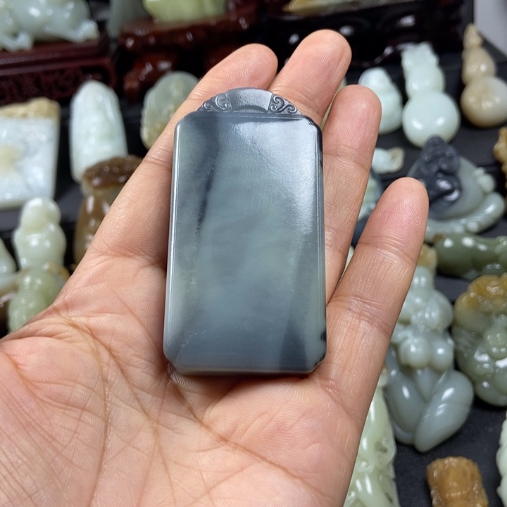 骑***士和田玉未镶嵌颈饰