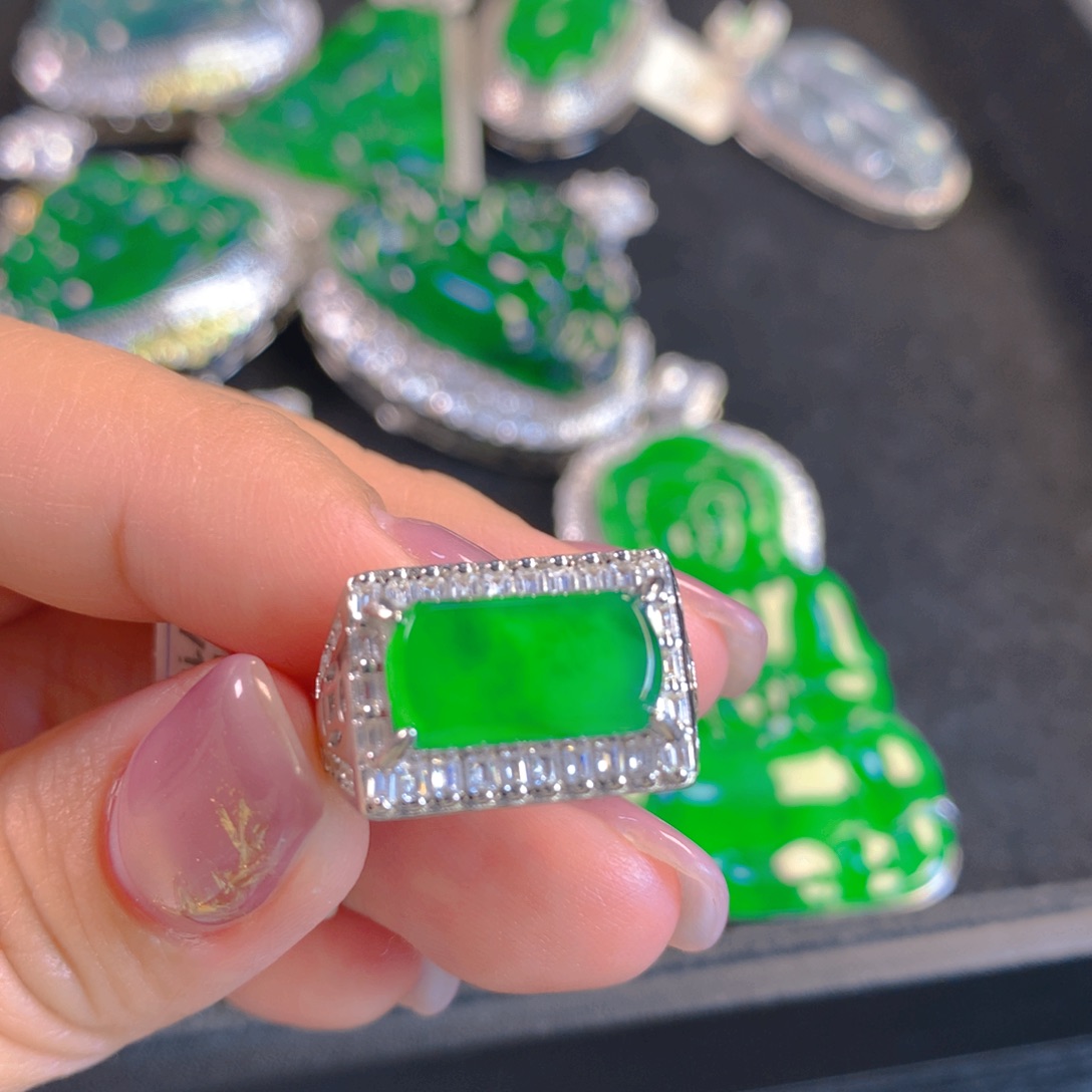 翡翠颈饰银S925镶嵌翡翠